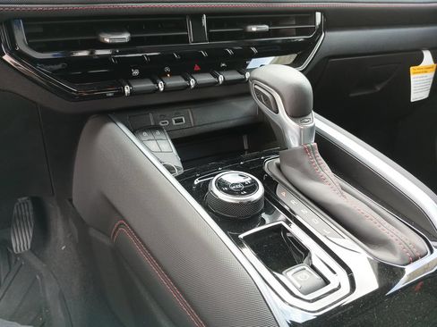 New 2025 Chevrolet Colorado Z71 AWD/4WD image 16