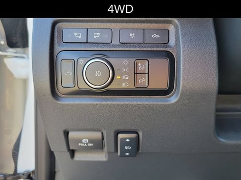 Used 2024 Ford F250 Platinum AWD/4WD image 30