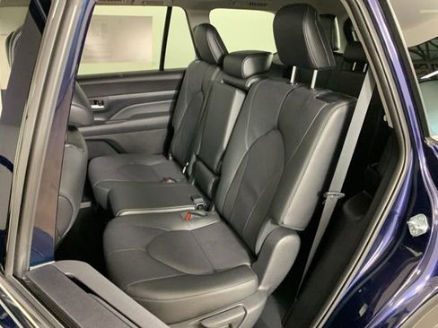 Used 2024 Toyota Grand Highlander AWD image 35