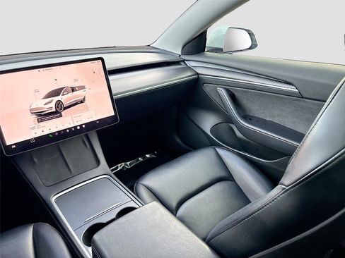 Used 2023 Tesla Model 3 Standard Range image 25