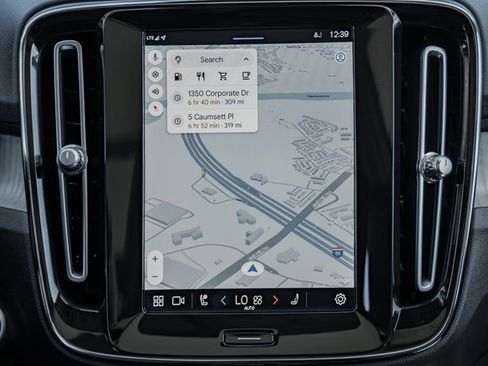 Certified 2023 Volvo XC40 B5 Plus w/ Driver Assist Package image 22