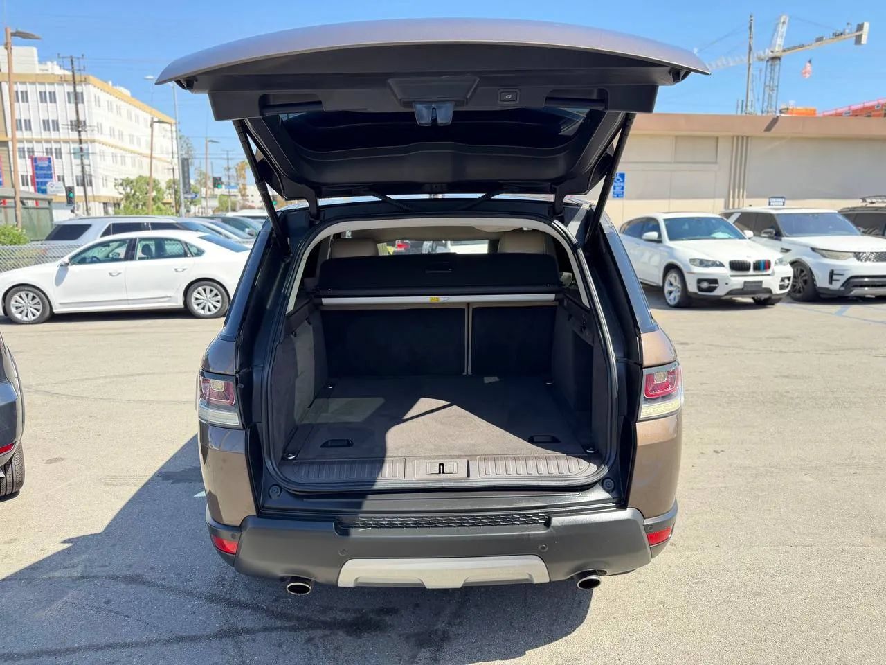 Used 2014 Land Rover Range Rover Sport HSE AWD/4WD image 32