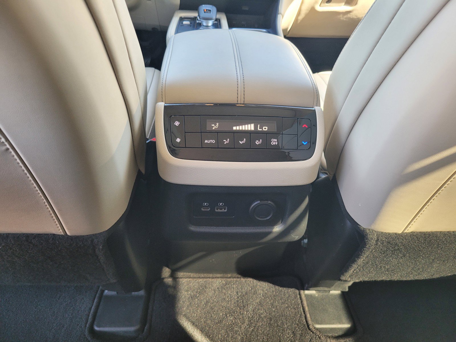 Used 2024 INFINITI QX60 Luxe w/ Performance Audio Package AWD/4WD image 14