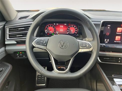 New 2025 Volkswagen Atlas Peak Edition SE image 12