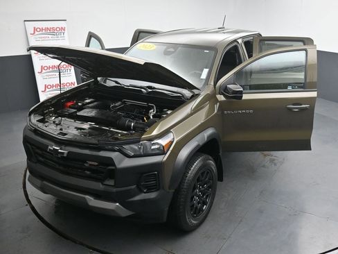 Used 2023 Chevrolet Colorado Trail Boss image 40