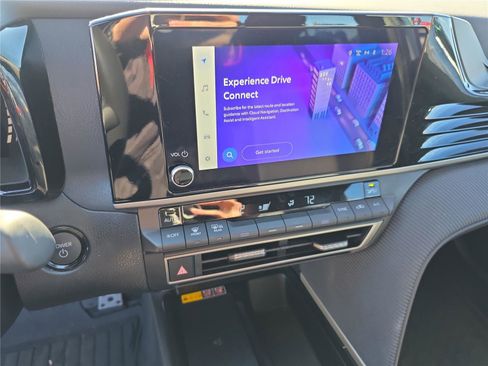 Used 2025 Toyota Camry SE image 24