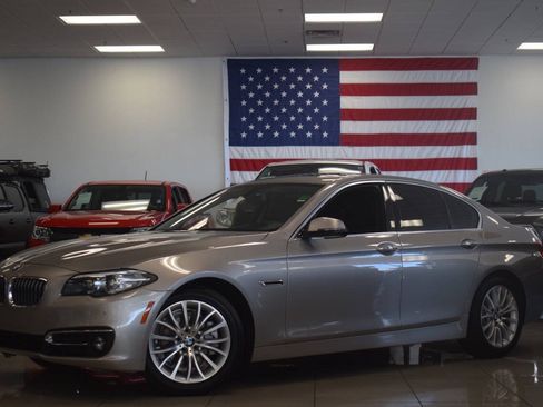 Used 2014 BMW 528i Sedan RWD image 10