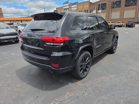 Used 2020 Jeep Grand Cherokee Altitude AWD/4WD image 7