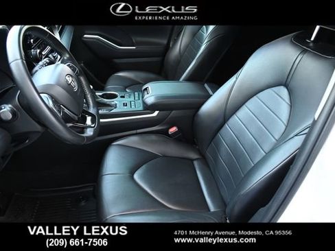Used 2021 Toyota Highlander XLE AWD/4WD image 17