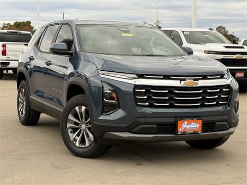 New 2026 Chevrolet Equinox LT image 2