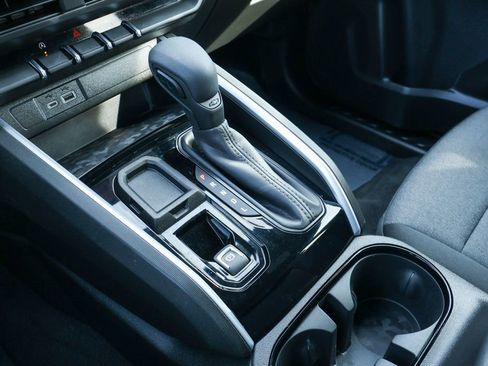 Used 2025 Chevrolet Colorado W/T image 16