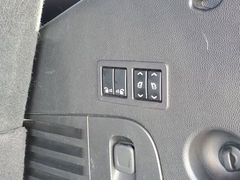 Used 2017 GMC Yukon SLT w/ Open Road Package image 9