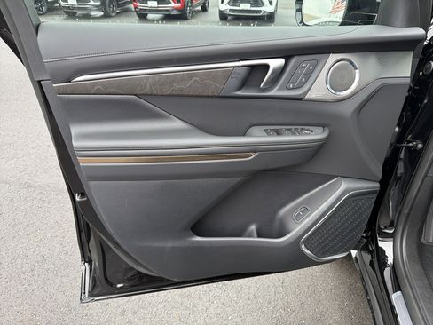 New 2026 Buick Enclave Avenir image 9