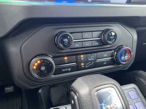 Used 2025 Ford Bronco 2-Door w/ Sasquatch Package image 14