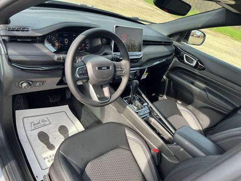 New 2026 Jeep Compass Latitude AWD/4WD image 23