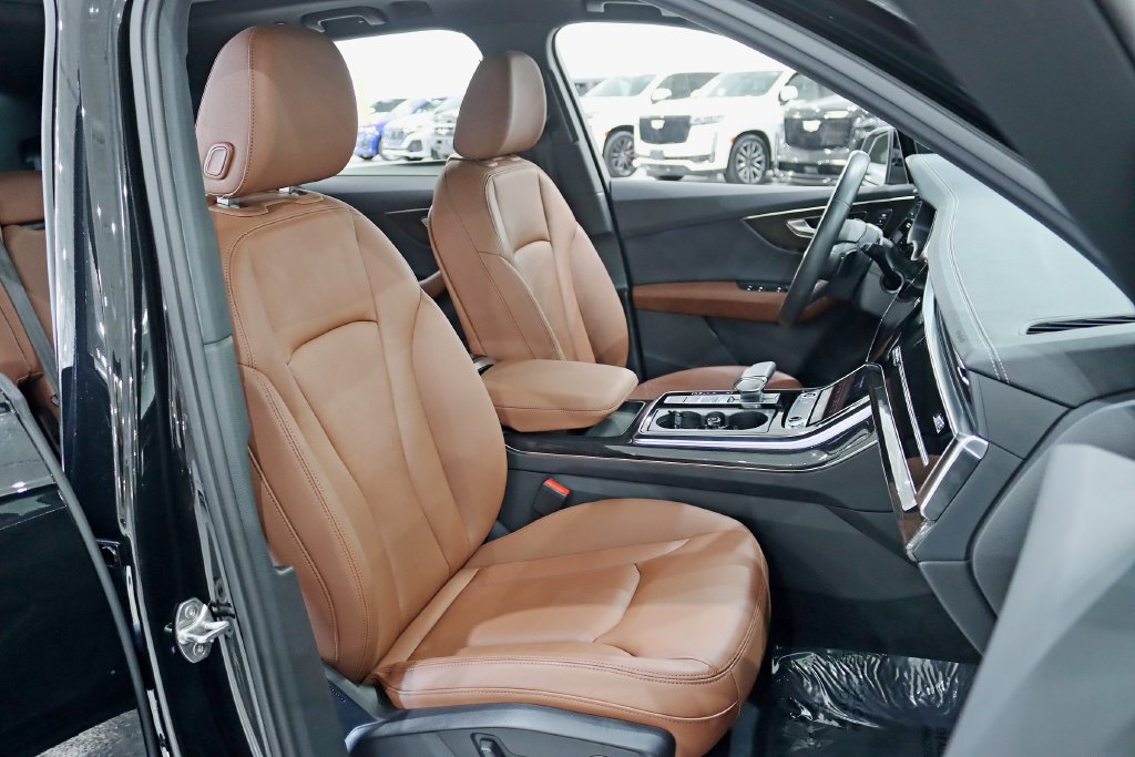 Used 2023 Audi Q7 3.0T Premium w/ Convenience Package AWD/4WD image 28