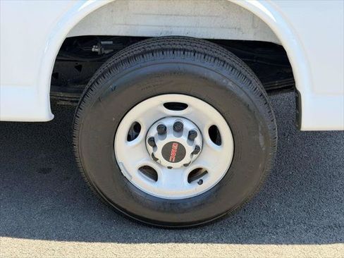 Used 2025 GMC Savana 2500 w/ Driver Convenience Package RWD image 10