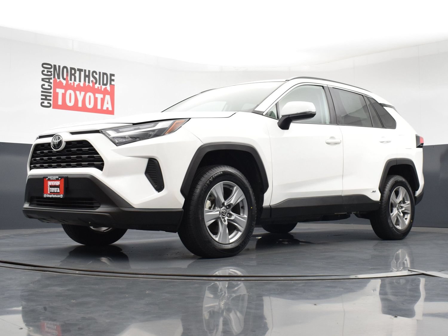 Used 2025 Toyota RAV4 XLE AWD/4WD image 30