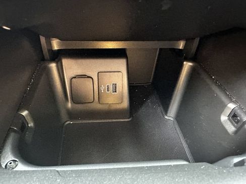 Certified 2025 Ford Explorer Active AWD/4WD image 25
