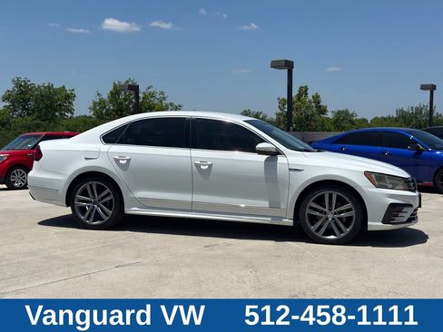 Used 2017 Volkswagen Passat 1.8T R-Line FWD image 3