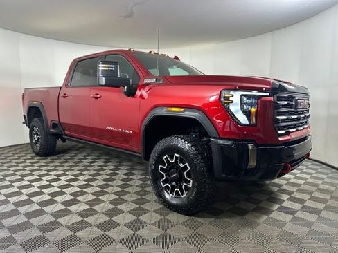 Used 2024 GMC Sierra 2500 AT4X image 2