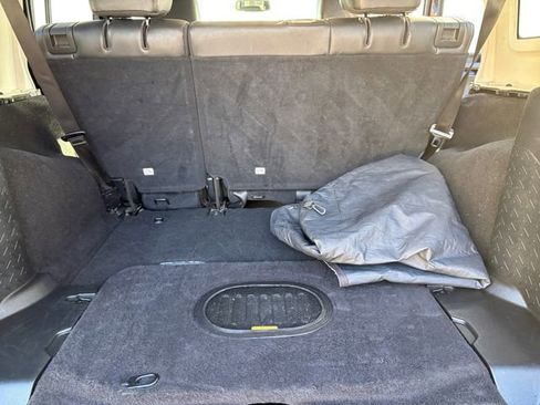 Used 2016 Jeep Wrangler Unlimited Sahara image 12