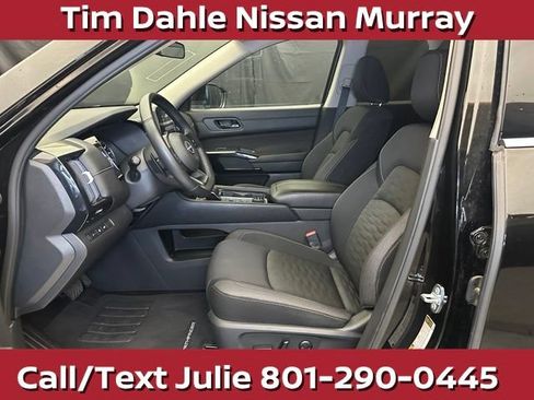Used 2025 Nissan Pathfinder SV AWD/4WD image 21