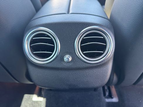 Used 2019 Mercedes-Benz E 300 4MATIC image 19