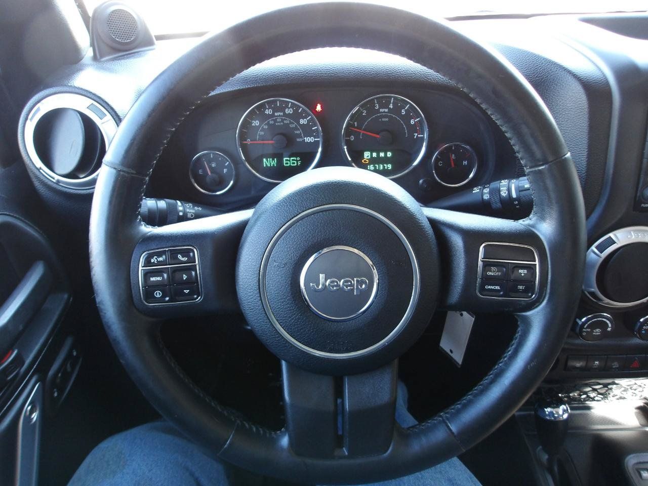 Used 2011 Jeep Wrangler Unlimited Rubicon w/ Dual Top Group AWD/4WD image 14