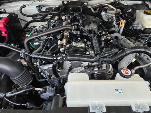 Certified 2025 Toyota Tacoma SR5 AWD/4WD image 26