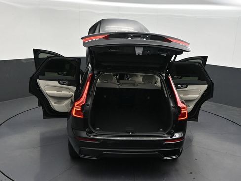 Certified 2024 Volvo XC60 B5 Core w/ Protection Package Premier AWD/4WD image 40