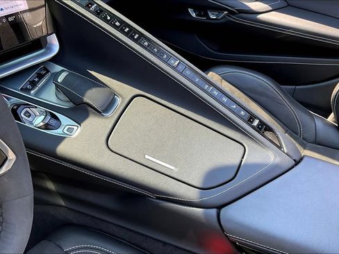 Used 2022 Chevrolet Corvette Stingray Preferred Cpe w/ Engine Appearance Package RWD image 16