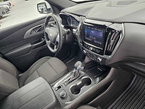 Used 2023 Chevrolet Traverse LT FWD image 11