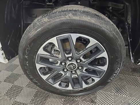 Used 2022 Toyota Tundra Limited image 13