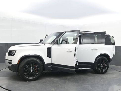 Used 2021 Land Rover Defender 110 S image 40