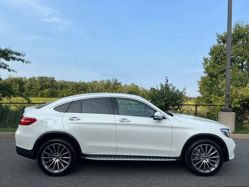 Used 2018 Mercedes-Benz GLC 300 4MATIC Coupe image 3