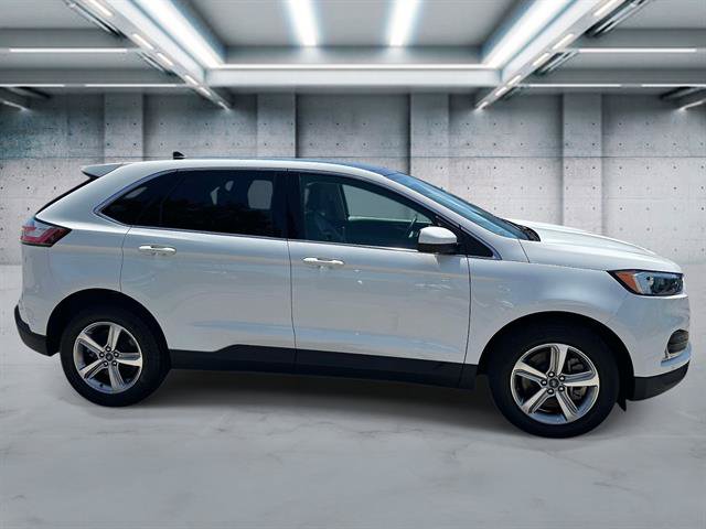 Used 2022 Ford Edge SEL w/ Convenience Package AWD/4WD image 3