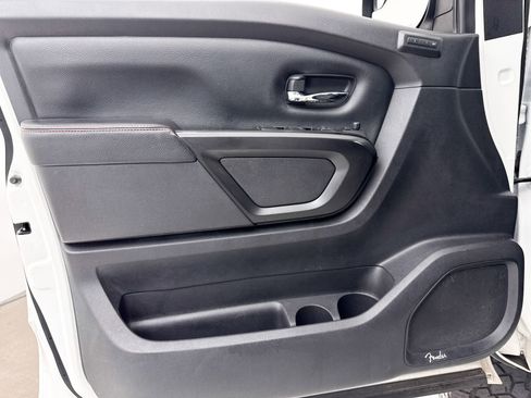 Used 2020 Nissan Titan PRO-4X w/ Pro-4x Convenience Package image 29