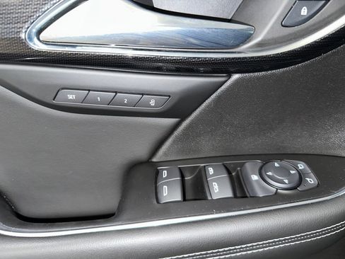 Certified 2023 Buick Envision Essence image 5