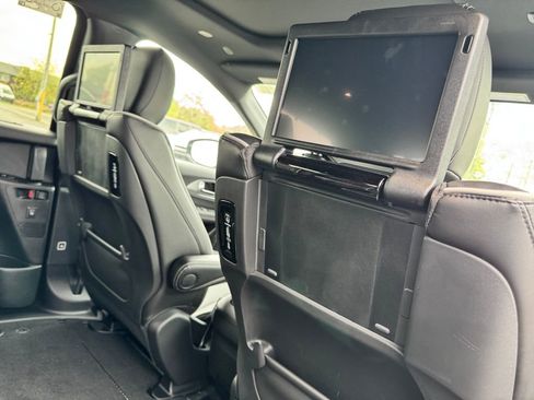 New 2026 Chrysler Pacifica Limited w/ Uconnect Theater Family Group FWD image 13