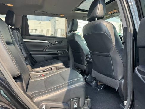 Used 2018 Toyota Highlander XLE w/ Protection Package #3 AWD/4WD image 17
