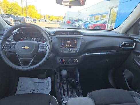 Certified 2023 Chevrolet TrailBlazer LT image 3