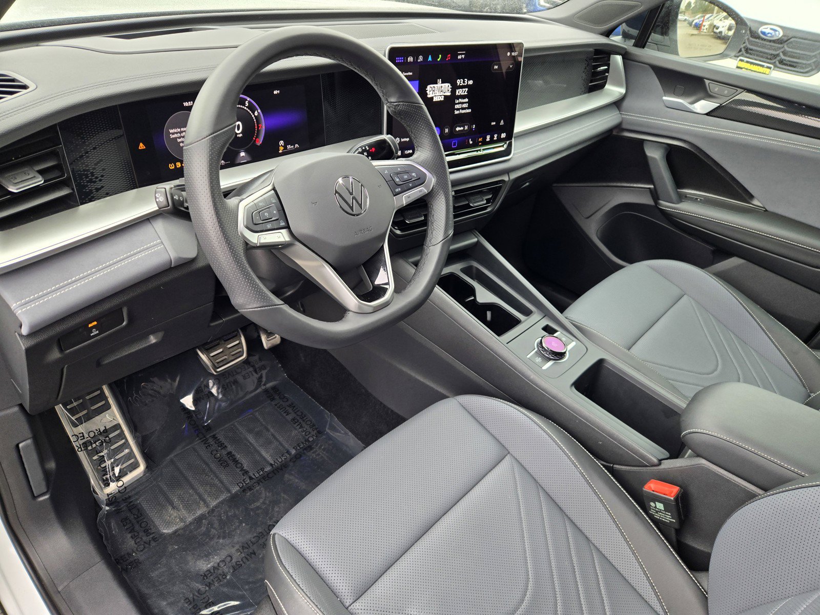 Used 2025 Volkswagen Tiguan SE R-Line AWD/4WD image 10