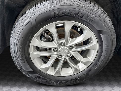 Used 2019 Hyundai Santa Fe SE image 29