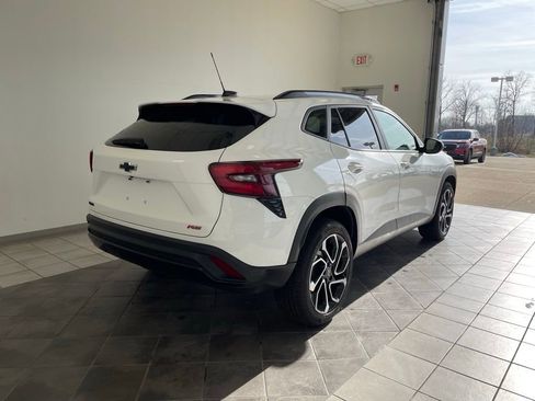 Used 2024 Chevrolet Trax RS w/ Driver Confidence Package image 5