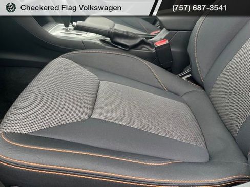 Used 2020 Subaru Crosstrek 2.0i Premium w/ Moonroof Package 2 AWD/4WD image 23