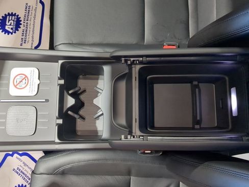 Used 2025 Hyundai Santa Fe Limited image 23