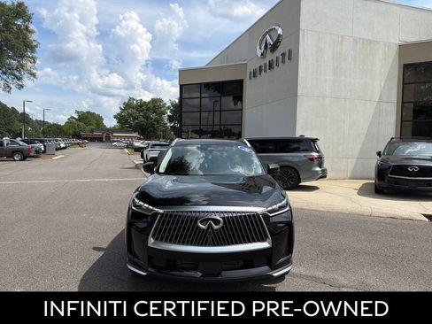 Certified 2026 INFINITI QX60 Luxe w/ Cargo Package FWD image 3