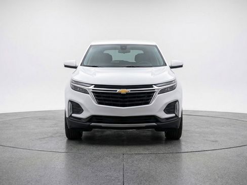 Used 2025 Chevrolet Equinox LT FWD image 2