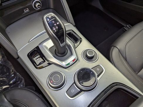 Used 2024 Alfa Romeo Stelvio Ti image 28